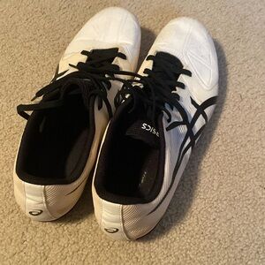 Mens Asics track cleats